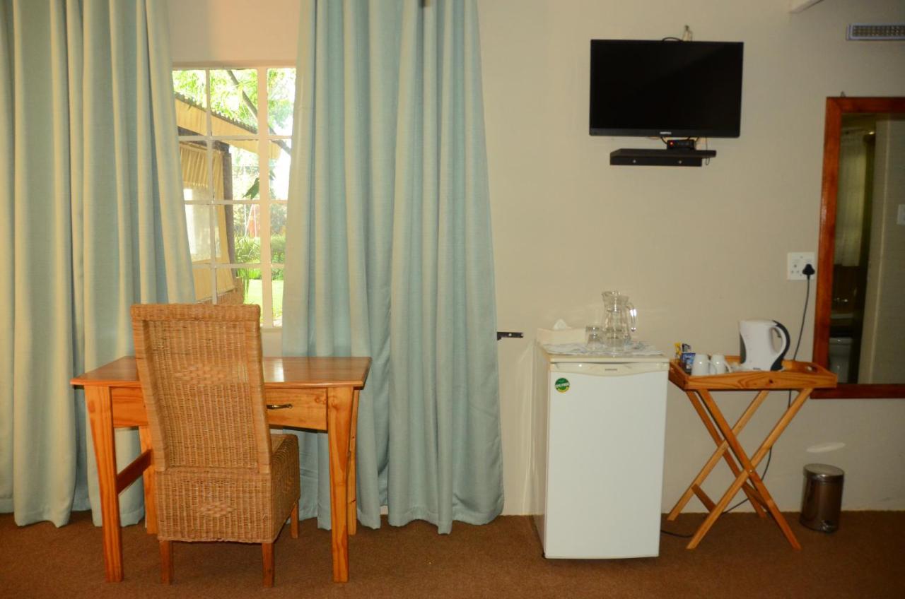 Hotel Big Tree Midrand Exterior foto